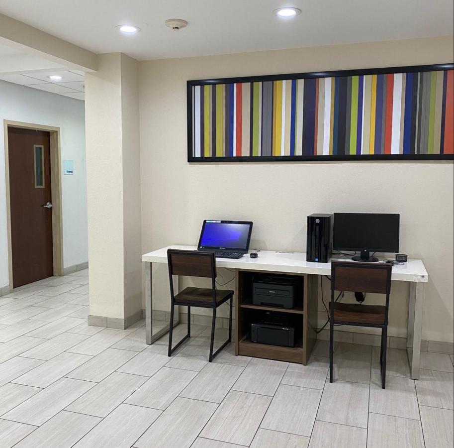 Holiday Inn Express Hotel & Suites Hope Mills-Fayetteville Airport By Ihg Exteriér fotografie