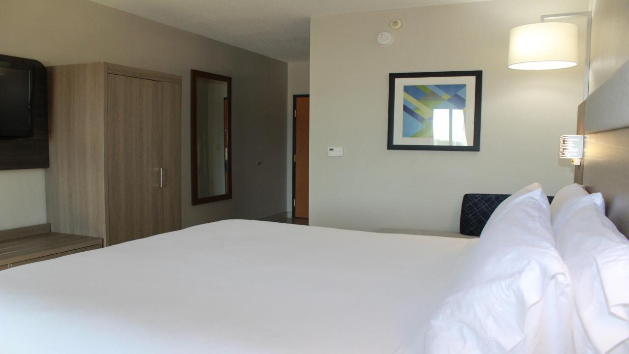 Holiday Inn Express Hotel & Suites Hope Mills-Fayetteville Airport By Ihg Exteriér fotografie